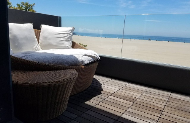 Sapphine Sunset Beach Front Home
