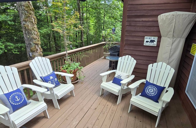 Sapphire Valley Cabin - Many Resort Amenities!