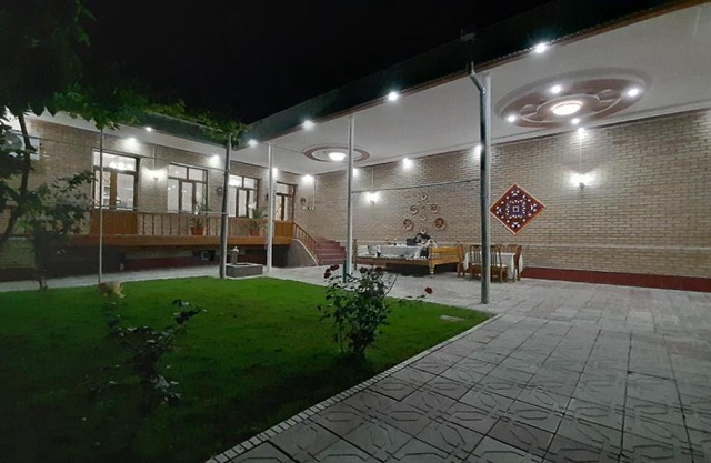 Saroy Guest house