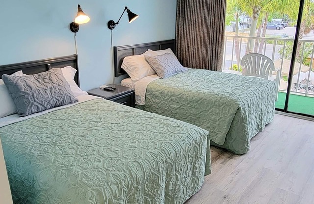 Satellite Motel - Sweet Retreat 119