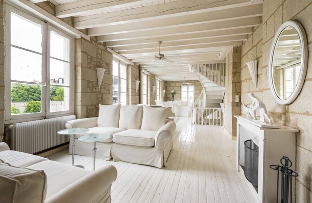 Saumur en Blanc - Cuatro Habitaciones Villa, Capacidad 8