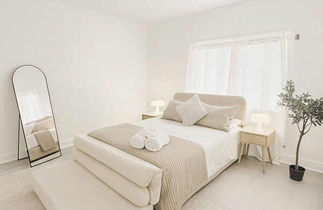 Scandinavian Style: 1 Bd, 15 min to nyc, parking