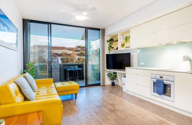 Scarborough Pearl Apartment