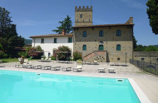 Apartamento panorámico con piscina