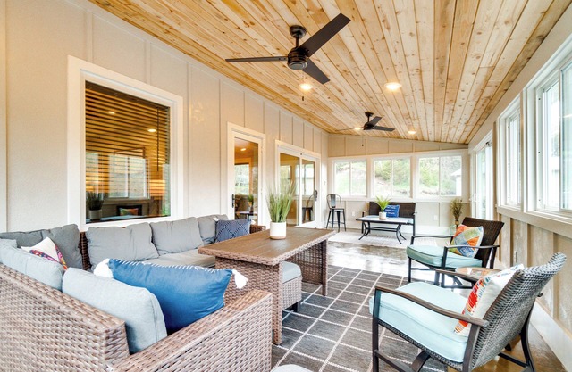 Scenic Yankton Retreat w/ Fire Pit: 1 Mi to Lake!