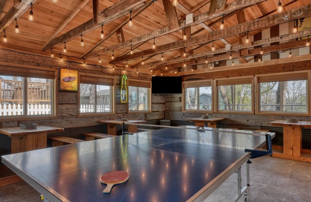 Schlitterbahn Retreat | 7 Bed, 6.5 Bath with Games Pavilion