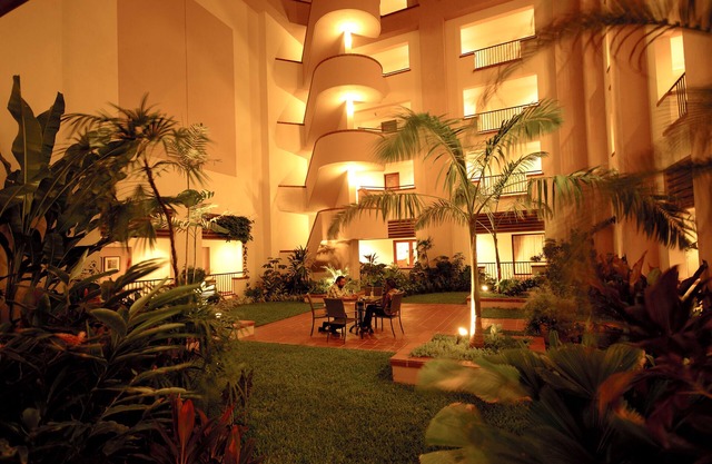 Sea Cliff Court