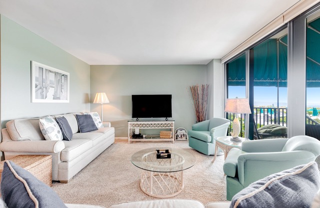 Sea Colony Ocean 1st floor condo w/ pool, tennis court, and elevator
