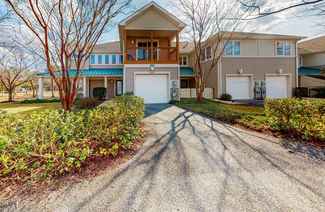 Sea Colony Tennis townhouse with basketball court, gym, & tennis court