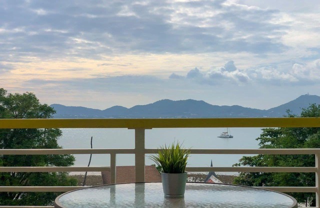 Sea Dreamer Beachfront Apartment