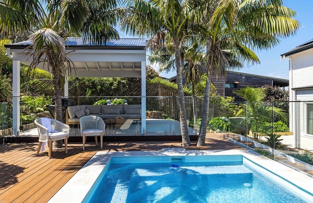Sea Essence on Kingsley - Stunning Views and Heated Pool