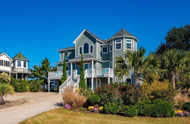 Sea Forever--Oceanside 8-10 BR; Pool, Hot Tub, Elevator, Gardens!