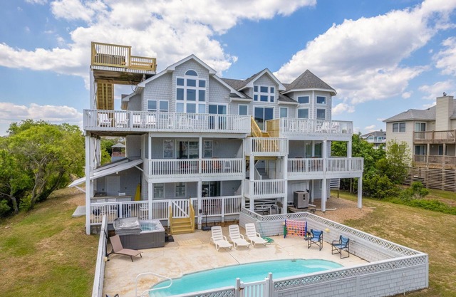 Sea Forevermore: Oceanside, Private Pool, 2 Hot Tubs, Elevator
