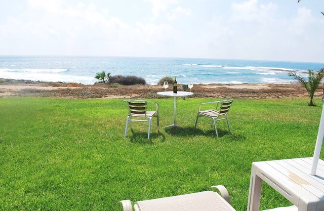 Villa frente al mar, piscina privada climatizada, ubicación increíble Paphos 323