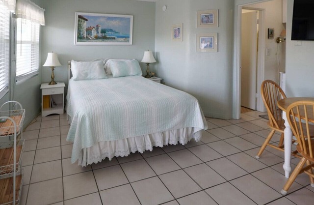 Sea Rocket 16 North Redington Beach recientemente decorado segundo piso Eficiencia