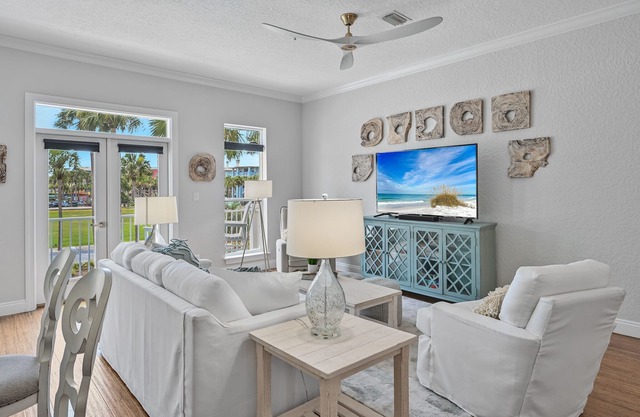 "Sea Suite" Gulf Place Home - Steps to beach, Pickleball
