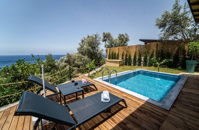 sea view and infinitive pool