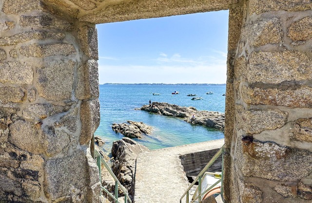 Sea view apartment with terrace