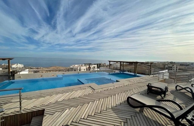 Sea view villa with jacuzzi in the compound