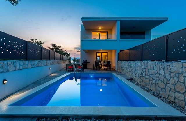 Sea View Villa Larus-Mal