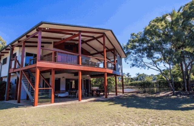 Seabreeze - 5 BR w/ Pool Table - Beachfront