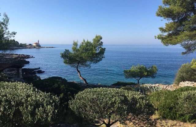 Casa de estilo Zen frente al mar con playa privada y amarre / servicio de conserjería las 24 horas