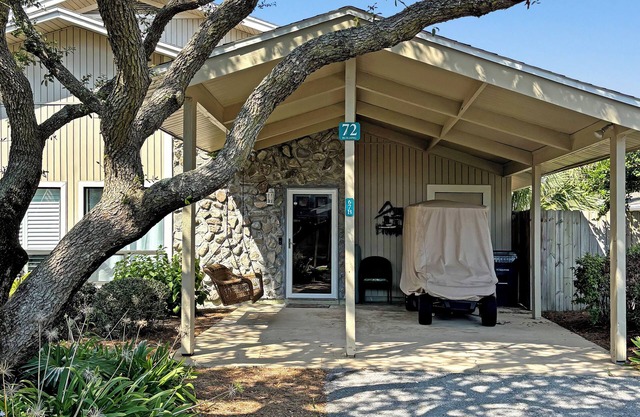 Seascape Tennis Villa "PipeDream" walking distance to Beach!
