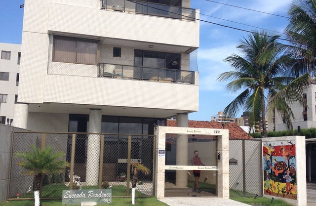 Apartamento junto al mar con Wifi, garaje cubierto y portero las 24 horas.