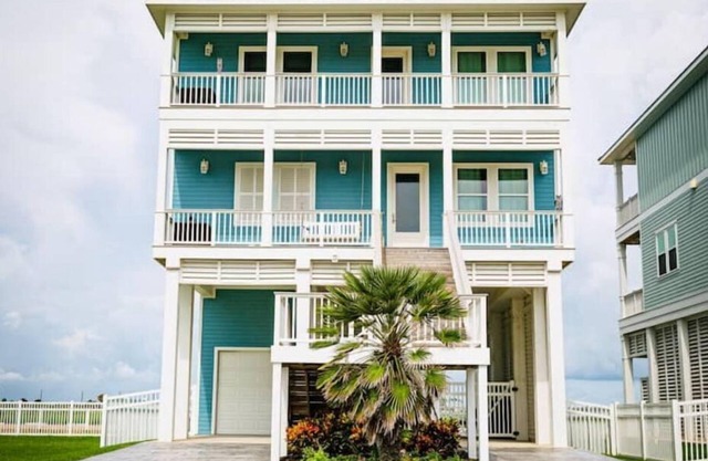 Seaside Escape: Beautiful, Spacious, Peaceful