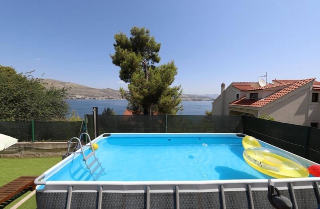 Casa familiar con piscina junto al mar Okrug Donji, Ciovo (K-14348)