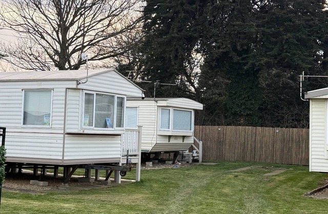 Seaside Getaways - Happy Days Chapel st Leonards