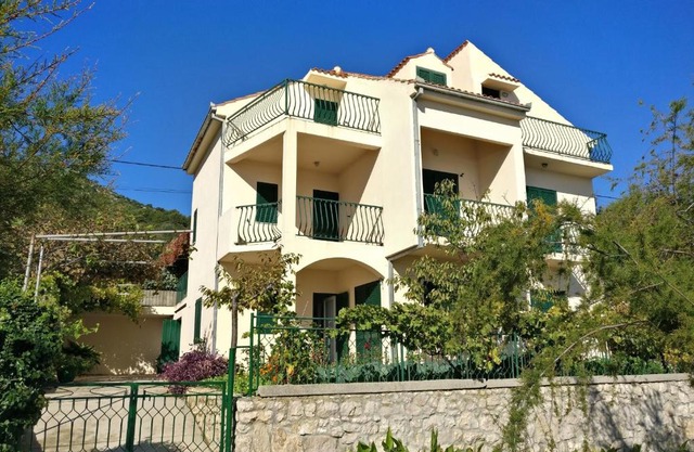 Seaside holiday house Poljica, Trogir - 12615
