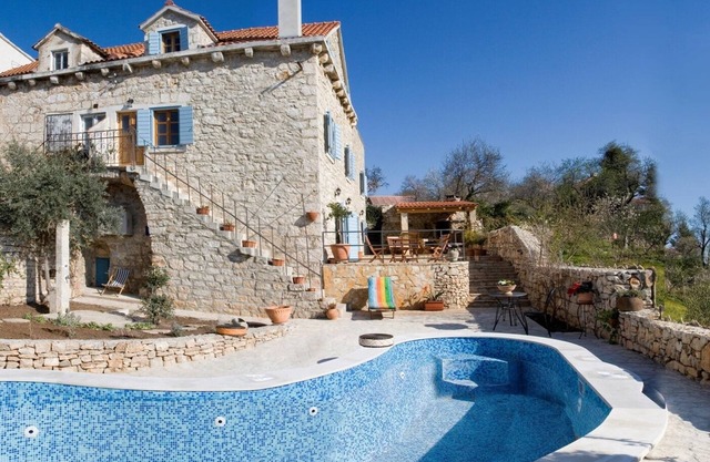 Villa de lujo junto al mar con piscina Milna, Brac (K-3100)