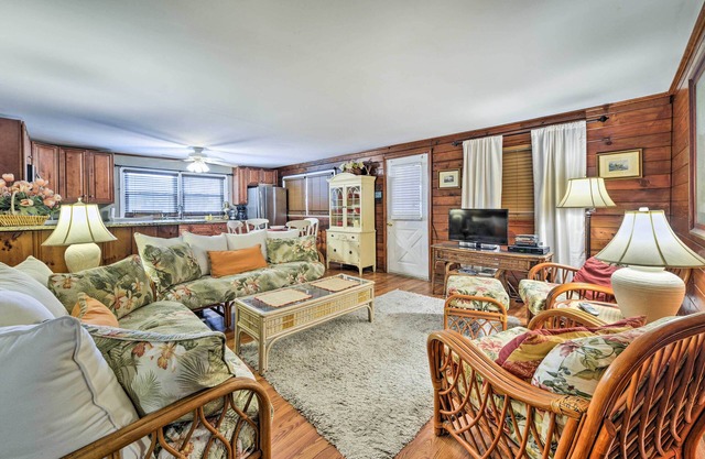 Seaside Park Apt w / Outdoor Shower- Walk to Beach!