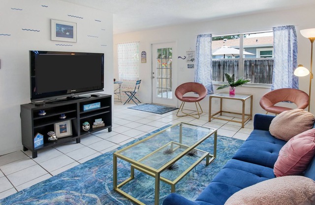 Seaside Retreat w/ King Bed, Free Parking, Cool AC