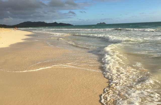 Casa de campo aislada a media cuadra de la playa de Waimanalo, alquiler mínimo de 30 días