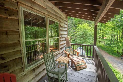 Secluded & Charming 3 Bed Cabin, Dogs OK, 20 mins to W Jefferson