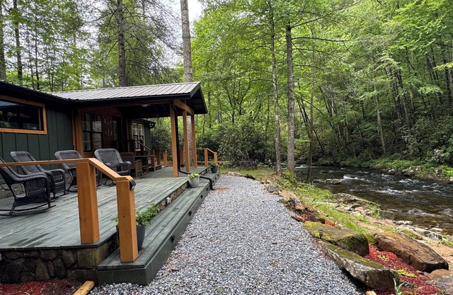 Big Snowbird Camp - Creekside Cottage with Fishing and Creek Fun!