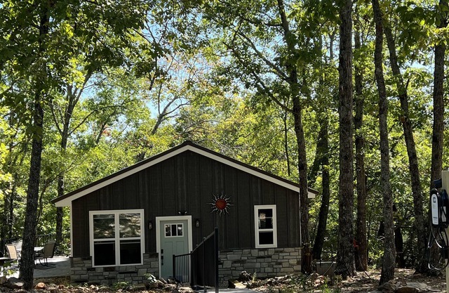 Secluded Guest House in the Forest of a Gated Estate near SDC