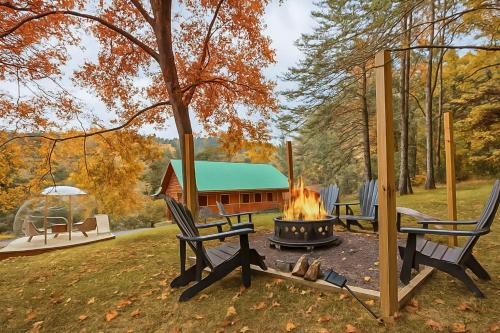 Secluded Log Cabin, Outdoor Sauna, Hot Tub, DOME, Game Rm, EV, BBQ