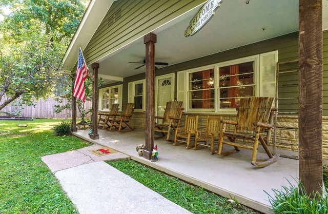 Secluded - Near Pigeon Forge + Gatlinburg! Hot Tub + Firepit + Game Room + WiFi
