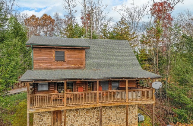 Secluded*Romantic*Jacuzzi Tub & Hot Tub*Tranquil