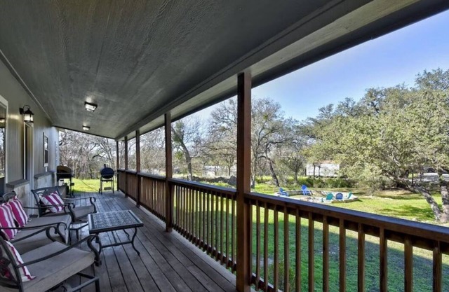 Secluded - Spacious - Convenient Location! Sleeps 14 – 22