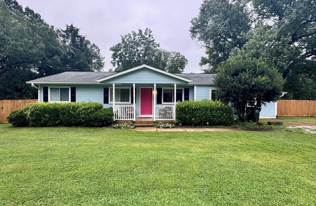 Sedona Place -Home w/fenced yard
