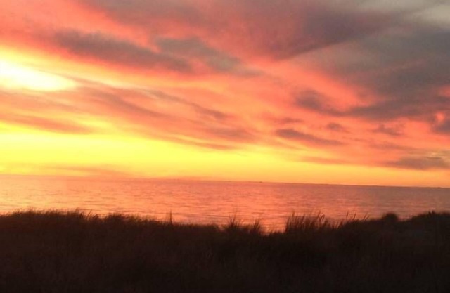 Semaphore Beach Front Apartment. Vistas al agua.