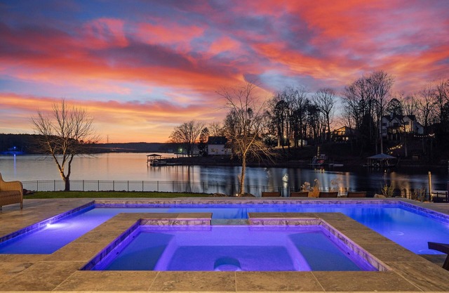 Sensational Sunsets by SoCharm | *Brand NEW* Luxury Home w/Pool/Hot Tub and Expansive Views