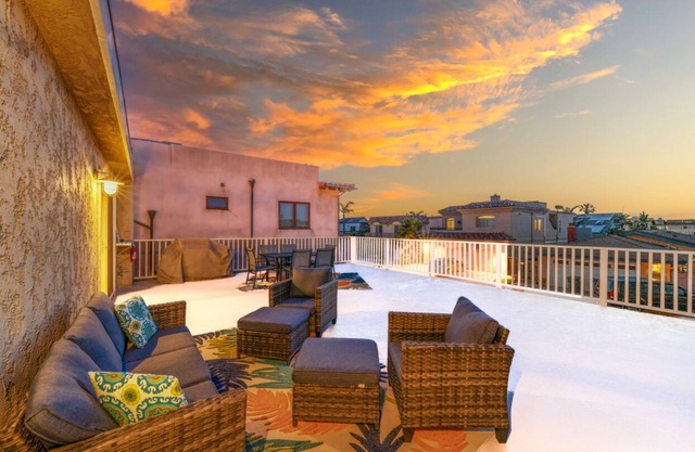 25%Off Aug 18-28 Roof-Deck Ocean Views, Walk2Beach