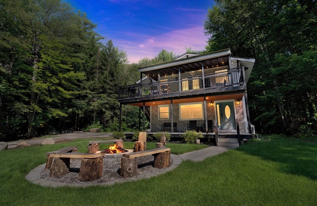 Serene 6-Bedroom Mountainside Chalet Retreat w/ EV Charging