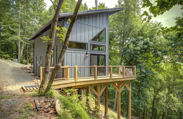 Serene Escape w/ Spa Baths, Great Location