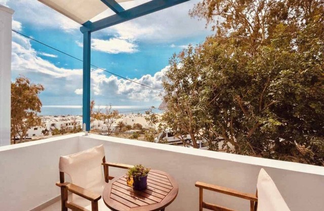 Serenite Santorini Getaway offering 2 Bedrooms and Stunning Sea Views